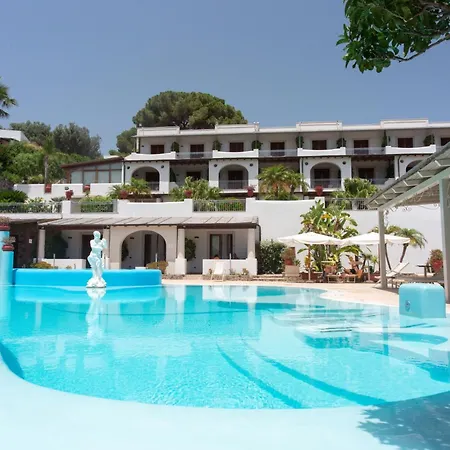 Tritone Hotel 4*