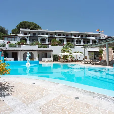 Tritone Hotel 4*