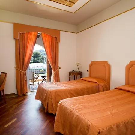 Tritone Hotel
