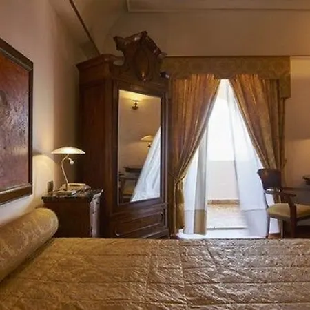 Tritone Hotel 4*