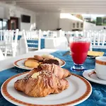 Hotel Tritone