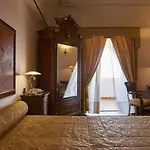 Tritone Hotel 4*