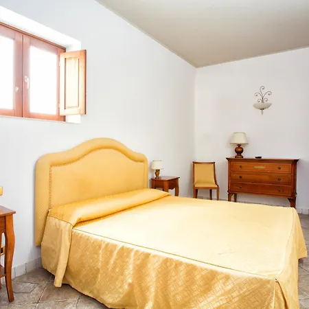 Tritone 4*