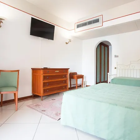 Hotel Tritone 4*