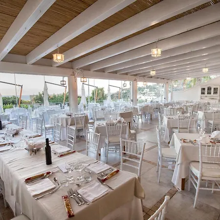 ホテル Tritone 4*