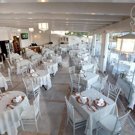 Tritone Hotel 4*