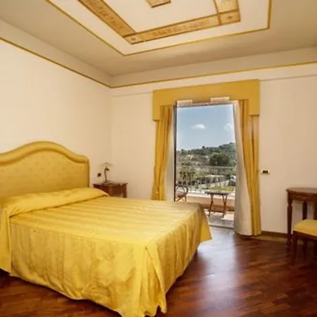 Tritone Hotel 4*