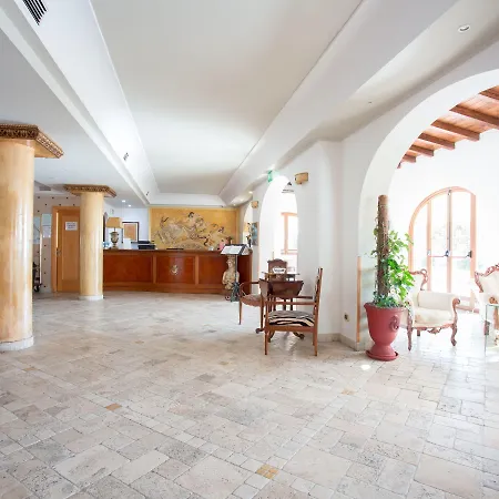 Hotel Tritone