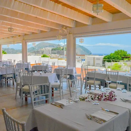 Hotel Tritone