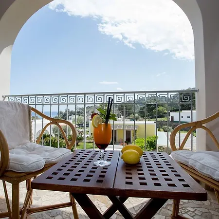Hotel Tritone